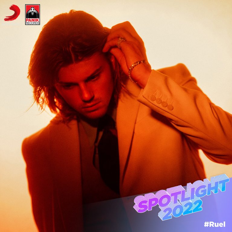 Ο Ruel VanDijk, γνωστός απλά ως Ruel και GROWING UP IS___