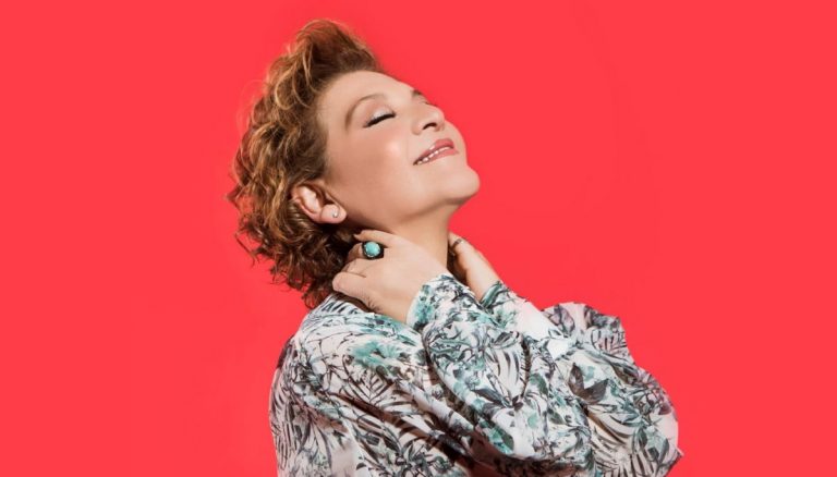 Η Γιώτα Νέγκα τραγουδά την… Ευτυχία στο Παττίχειο Λεμεσού