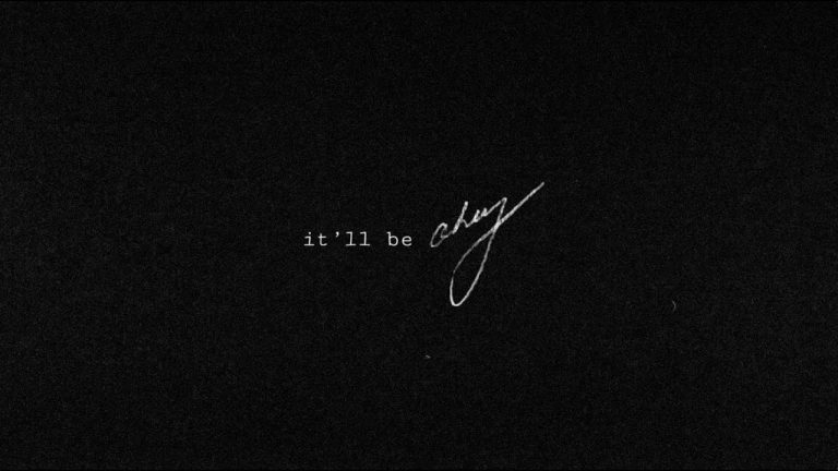 O Shawn Mendes κυκλοφορεί τη νέα του συναισθηματική μπαλάντα, “It’ ll Be Okay”.