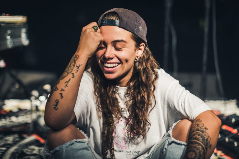 Η TASH SULTANA ΚΥΚΛΟΦΟΡΕΙ ΤΟ MTV UNPLUGGED (LIVE IN MELBOURNE) ΣΤΙΣ 3 ΙΟΥΝΙΟΥ