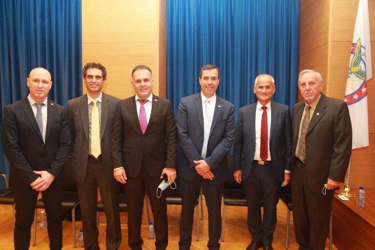 Η AHEPA βράβευσε τους άριστους στην Υγεία