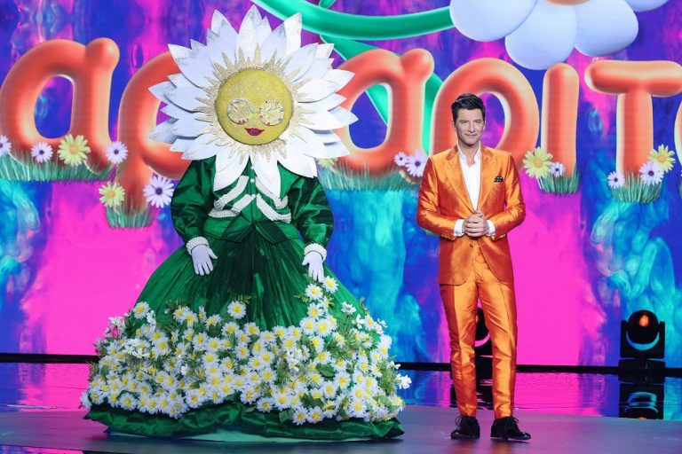 ΜΙΑ «ΜΑΡΓΑΡΙΤΑ» ΓΙΟΡΤΑΖΕΙ ΤΗΝ ΑΝΟΙΞΗ ΣΤΟ «THE MASKED SINGER»!