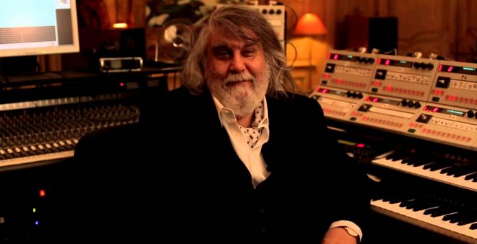 Πέθανε ο σπουδαίος Έλληνας μουσικοσυνθέτης Βαγγέλης Παπαθανασίου