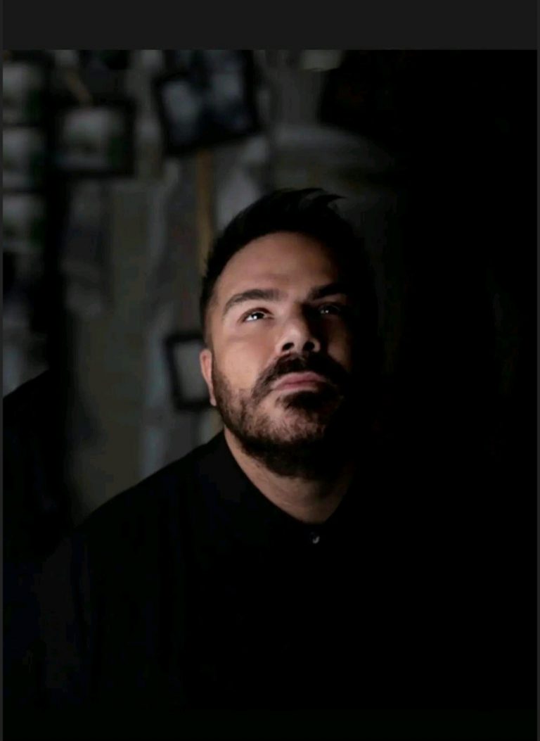 Δεν τον θέλεις” τραγουδάει ο Κρητικός τραγουδιστής Μάνος Μακρόπουλος