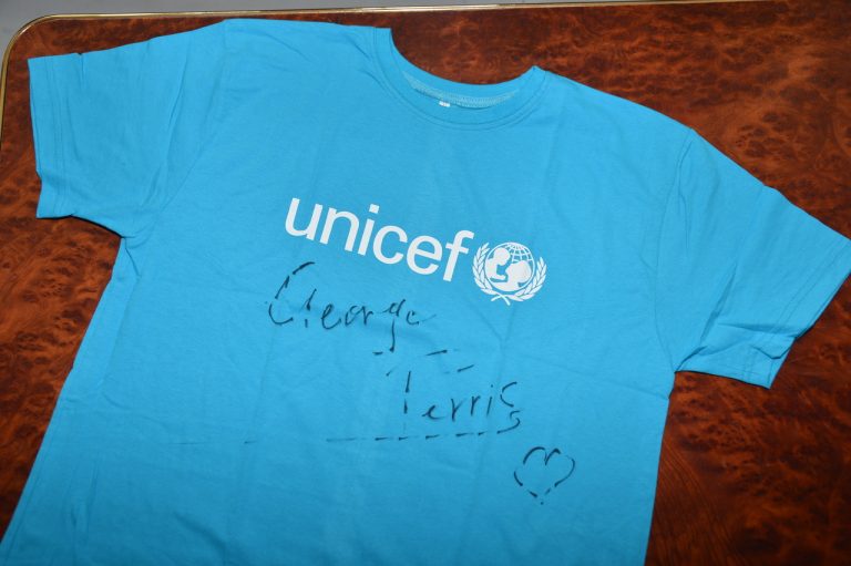 O διεθνούς βεληνεκούς καλλιτέχνης, Γιώργος Περρής, εντάσσεται στην ομάδα Πρεσβευτών Καλής Θελήσεως της UNICEF για την Ελλάδα.