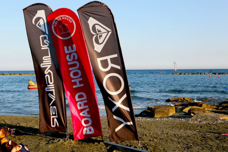Famous Sports X Windsurfers on Τour: Μια μαγική βραδιά με Full Moon