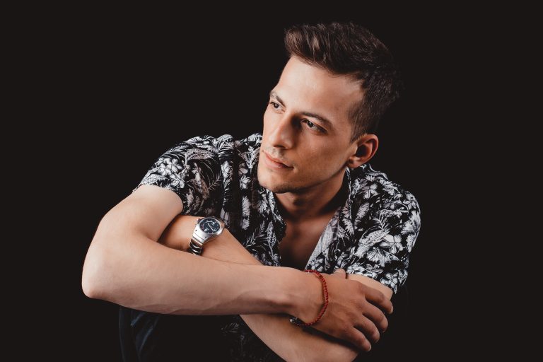 Τάσος Παναγιωτόπουλος: Κάνει το ντεμπούτο του στη δισκογραφία με το  «Αμαρτίες»