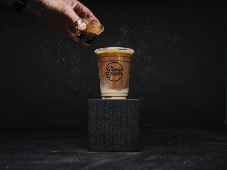 Εξαγορά των αλυσίδων Gloria Jean’s Coffees και Cremoso Gelato από τον Όμιλο Λανίτη