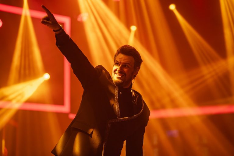 Πάνος Κιάμος: Η επιτυχία συνεχίζεται στο «Posidonio»! Ανοιχτά όλο τον Αύγουστο!