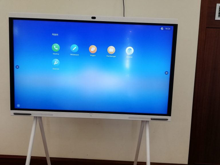 Η Huawei Κύπρου ενισχύει το ΤΕΠΑΚ με τη διαδραστική πλατφόρμα επόμενης γενιάς IdeaHub