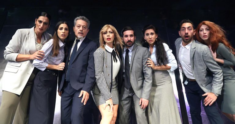 Στο Θέατρο «ΔΙΟΝΥΣΟΣ» συνεχίζονται οι δοκιμές της αιχμηρής κωμωδίας «Μετά τη βροχή»