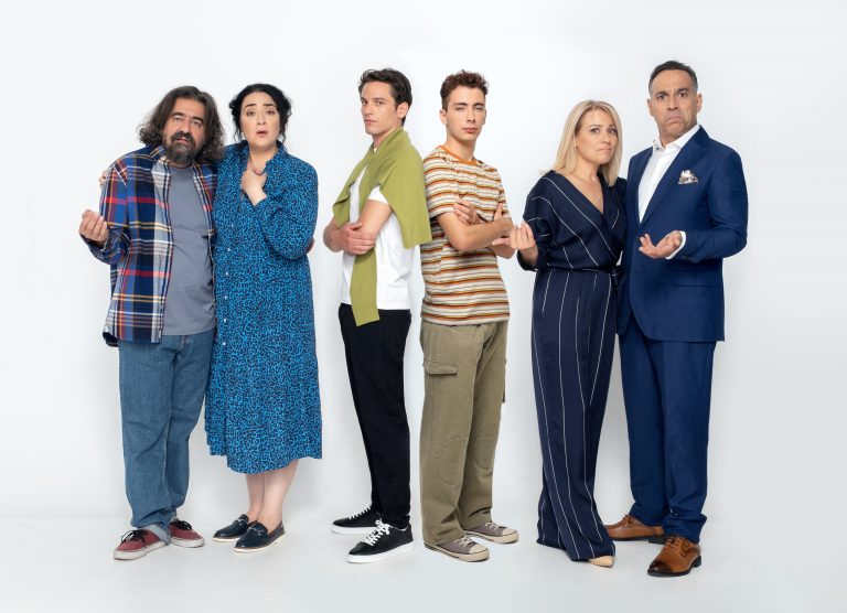 «ΠΟΙΟΣ ΠΑΠΑΔΟΠΟΥΛΟΣ;»   ΚΩΜΙΚΗ ΣΕΙΡΑ 