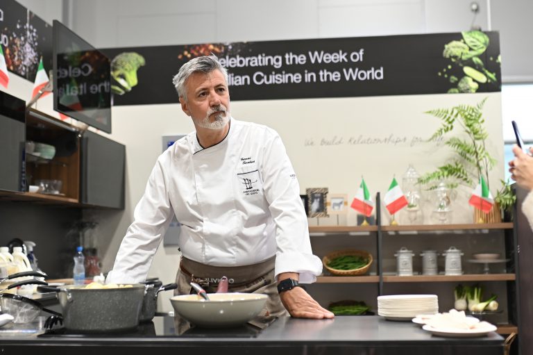 Οι Υπεραγορές ΑΛΦΑΜΕΓΑ  υποδέχθηκαν τον βραβευμένο με αστέρι Michelin,  Chef Gianni Tarabini