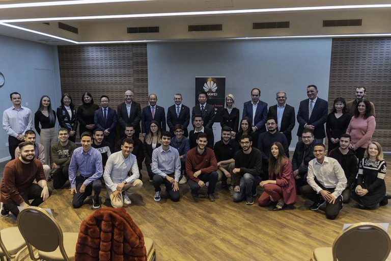 Υποτροφίες σε φοιτητές 4 πανεπιστημίων απένειμε η Huawei Κύπρου