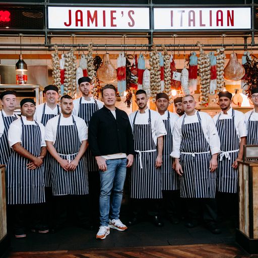Το Jamie’s Italian και η PHC Franchised Restaurants  καλωσόρισαν τον διεθνούς φήμης chef Jamie Oliver  στην Κύπρο
