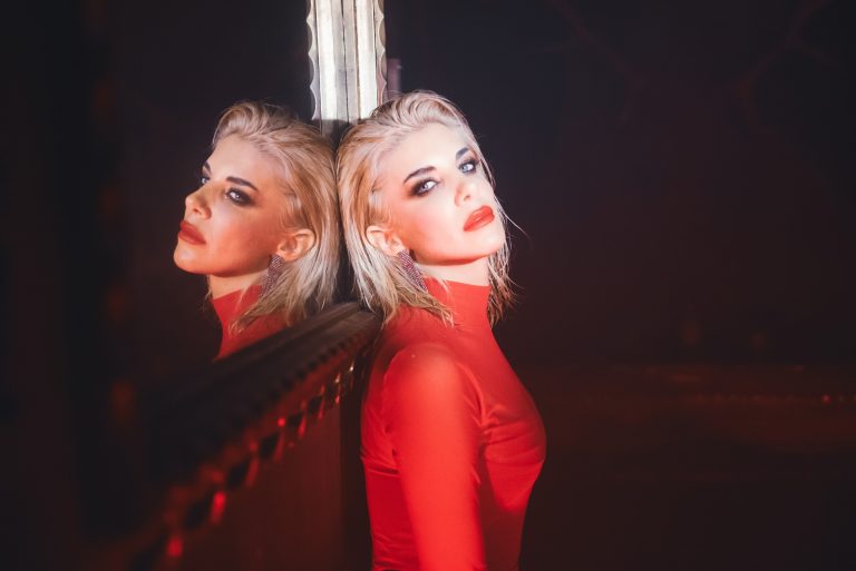 Μορφούλα – «Δεν Θέλω Να Σε Θέλω»: Backstage από το εντυπωσιακό video clip