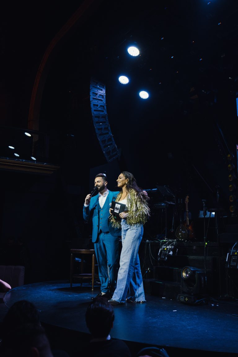 Ηλίας Βρεττός: Η λαμπερή απονομή των πλατινένιων & χρυσών επιτυχιών του!