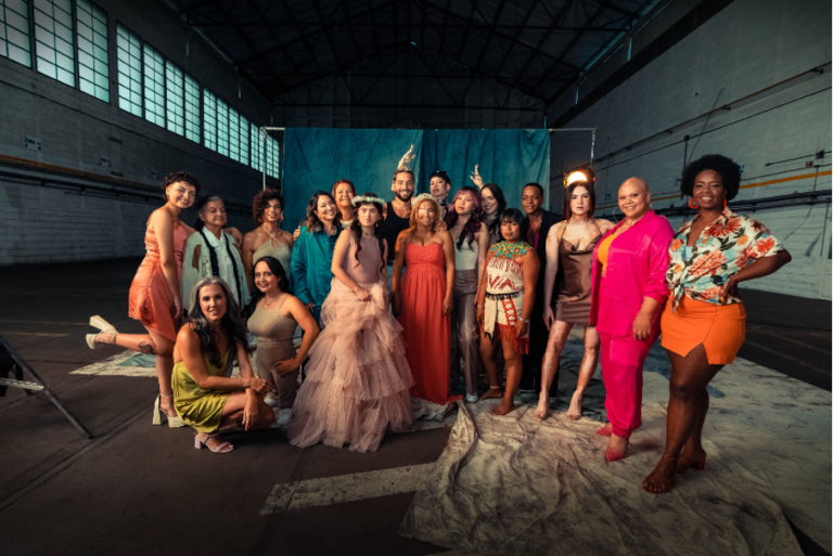 Ο MALUMA ΕΠΙΣΤΡΕΦΕΙ ΜΕ ΜΙΑ ΩΔΗ ΠΡΟΣ ΤΟ ΓΥΝΑΙΚΕΙΟ ΦΥΛΟ ΜΕ ΤΟ ΤΡΑΓΟΥΔΙ “LA REINA”