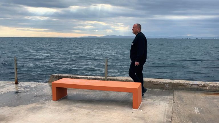 ΓΕΙΤΟΝΙΕΣ ΣΤΟ ΠΙΑΤΟ | ΣΤΗ ΛΑΪΚΗ ΣΥΝΟΙΚΙΑ ΤΗΣ ΔΡΑΠΕΤΣΩΝΑΣ | ΚΥΡΙΑΚΗ 12/3 ΣΤΙΣ 16:30 ΣΤΟ ΣΙΓΜΑ