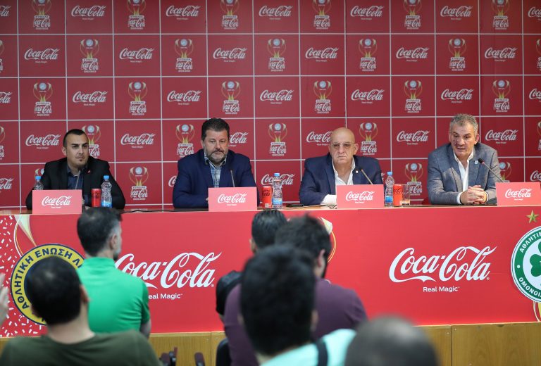 Κύπελλο Coca-Cola: όλα είναι έτοιμα για τον μεγάλο Τελικό   Μεγάλες εκπλήξεις ετοιμάζει η Coca-Cola στον αγώνα για τον τελικό του Κυπέλλου