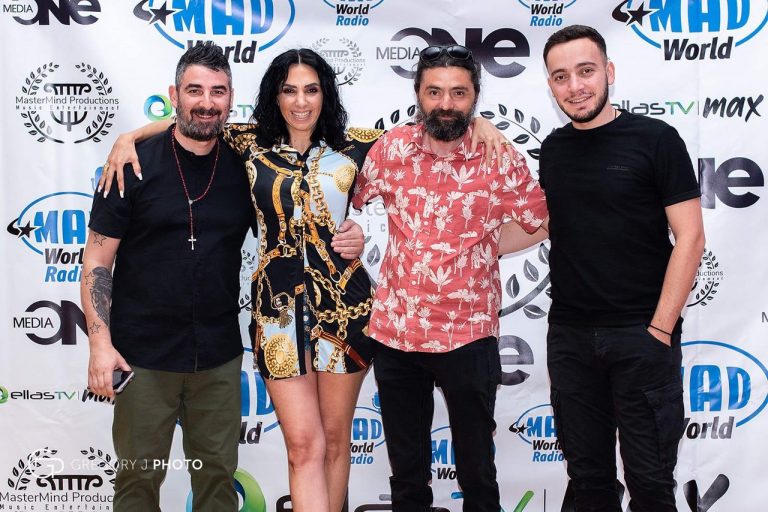 Evgenia: Ανέκδοτες εικόνες από το North America Tour με Καλίδη-Δήμα και το βίντεο με την ελληνική σημαία που συγκινεί