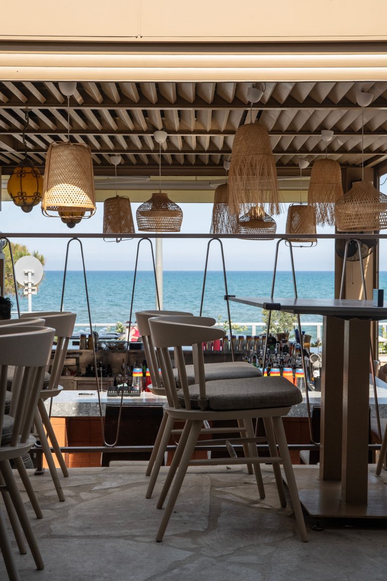 NOESIS  Το απόλυτο spot στην Λάρνακα,   από το πρωί μέχρι το βράδυ!