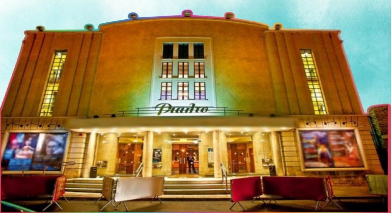 Ο Ιούλιος στο θέατρο Ριάλτο