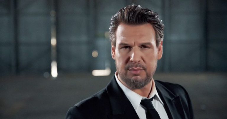 Πάνος Κιάμος: Η επιτυχία συνεχίζεται και τον Αύγουστο στο «Club 22»! Μαζί του η Κατερίνα Λιόλιου Special quest o Tonis Sfinos