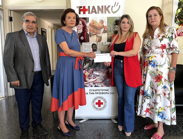 Υπεραγορές ΑΛΦΑΜΕΓΑ: Παρέδωσαν επιταγή €20,000  στον Κυπριακό Ερυθρό Σταυρό