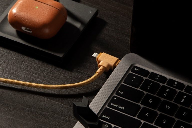 Επιστροφή στην πόλη: Πώς να οργανώσεις το γραφείο σου με την βοήθεια της Native Union