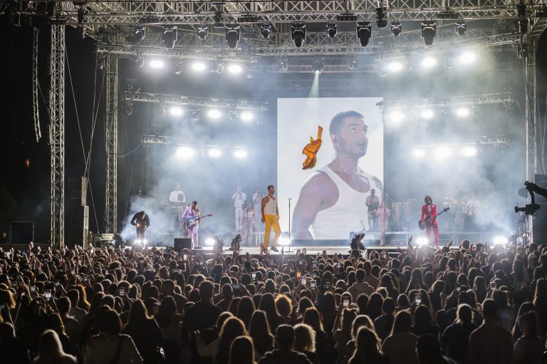 ΜΕΛΙSSES:  Συναρπαστικό party στον Λυκαβηττό για το closing της περιοδείας τους