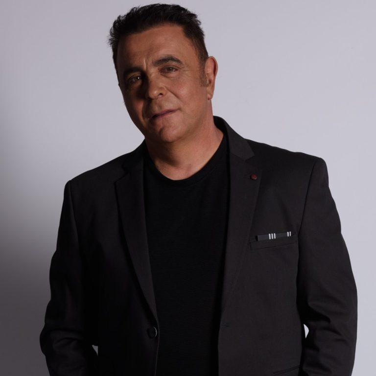 Ετοιμάζει βαλίτσες για μια μεγάλη περιοδεία στην Κύπρο ο χάρης Ακριτίδης!