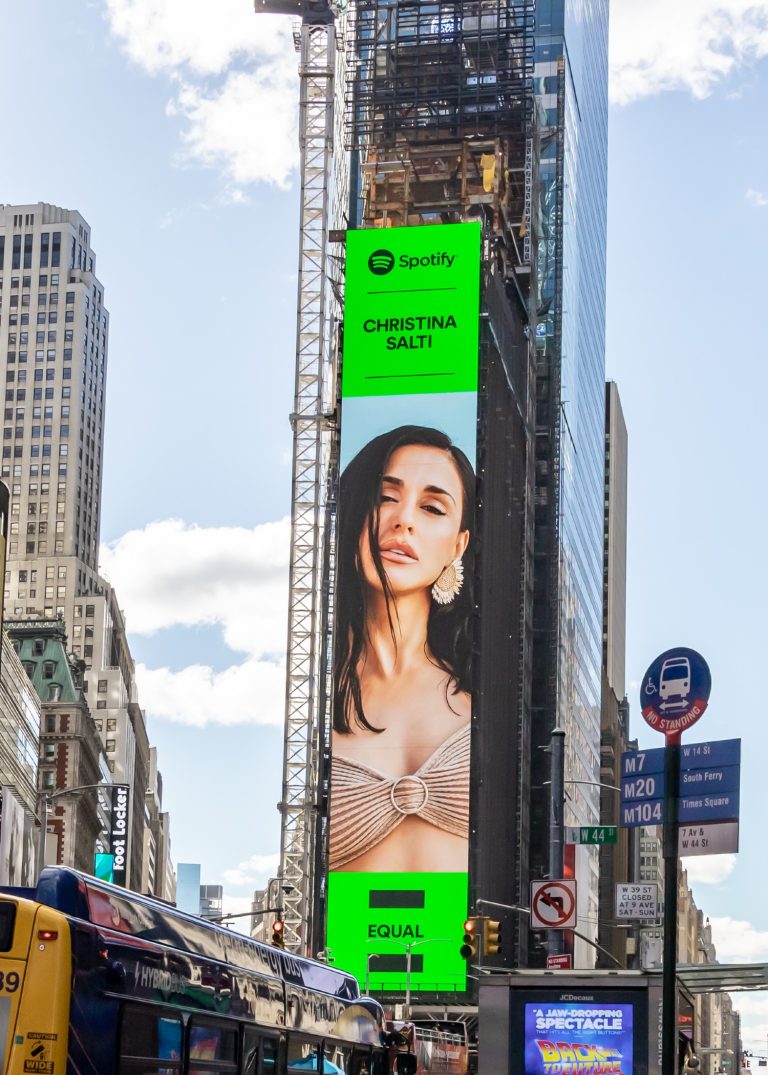Χριστίνα Σάλτη: μπήκε σε billboard στην Times Square!