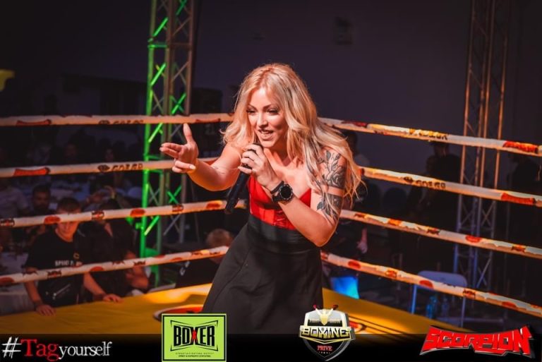 Η Ιουλία Κουκουβέ ξεσήκωσε το κοινό στους επαγγελματικούς αγώνες πυγμαχίας Boxing Prive