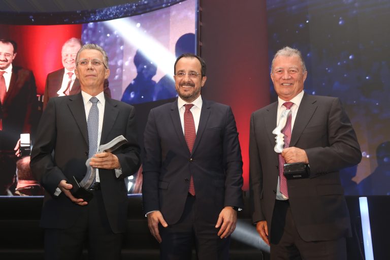 Τιμητική βράβευση στους Πλάτων και Μάριο Ε. Λανίτη από τον Πρόεδρο της Δημοκρατίας στα 10α  ΚΕΒΕ Business Leader Awards