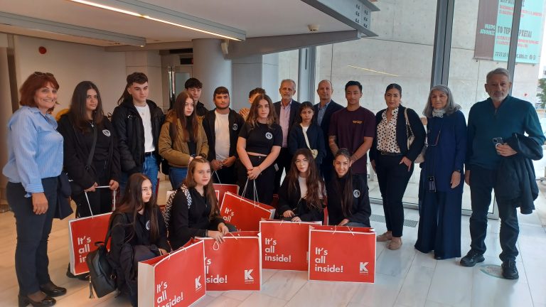 Η Κωτσόβολος κάνει «REACT» αυτά τα Χριστούγεννα και στηρίζει   συνανθρώπους μας που έχουν πραγματικά ανάγκη