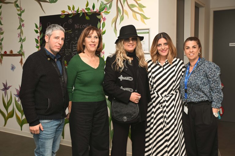 Η Ελένη Τσαλιγοπούλου  επισκέφθηκε το Ronald McDonald House®, λίγο πριν από την Χριστουγεννιάτικη Συναυλία ΡΙΚ στη Λευκωσία…