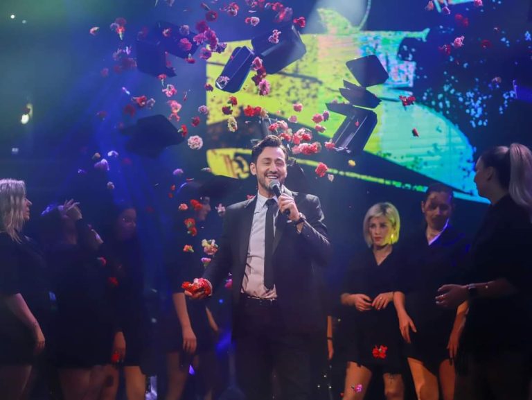 Πάνος Καλίδης: Sold out διήμερο πρεμιέρας με Θανάση Βασιλάκο στο «Bodega» και με επώνυμες παρουσίες