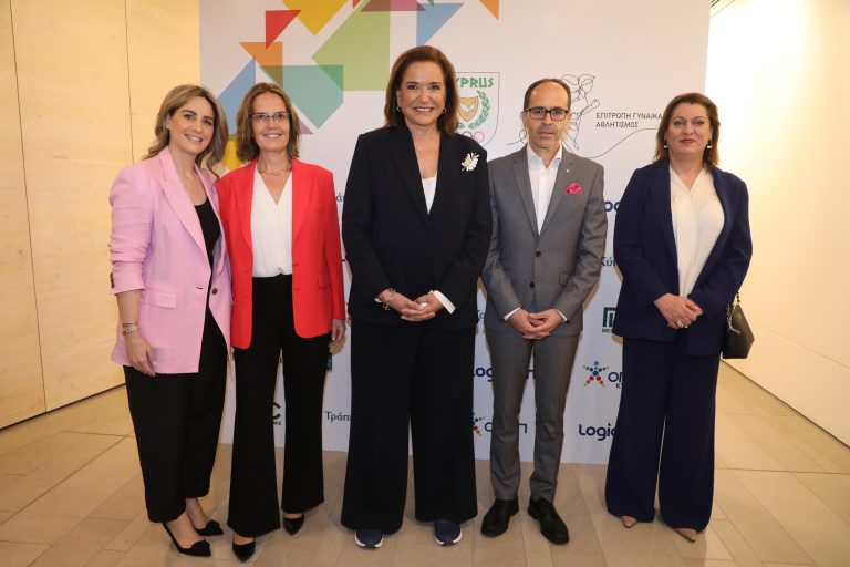 Με κύρια ομιλήτρια την κ. Ντόρα Μπακογιάννη και παρέμβαση από την Πρέσβειρα της Γαλλίας στην Κύπρο, πραγματοποιήθηκε στην Λεβέντειο Πινακοθήκη, η εκδήλωση της Επιτροπής της ΚΟΕ Γυναίκα και Αθλητισμός