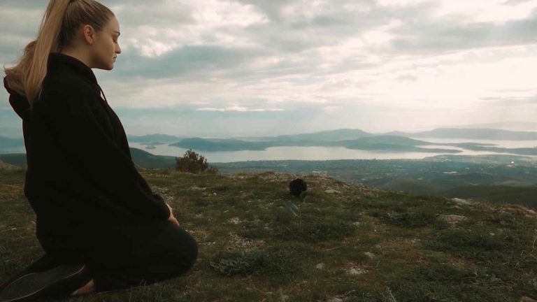 «Letting go»: Συγκινεί το νέο τραγούδι της Άρτε