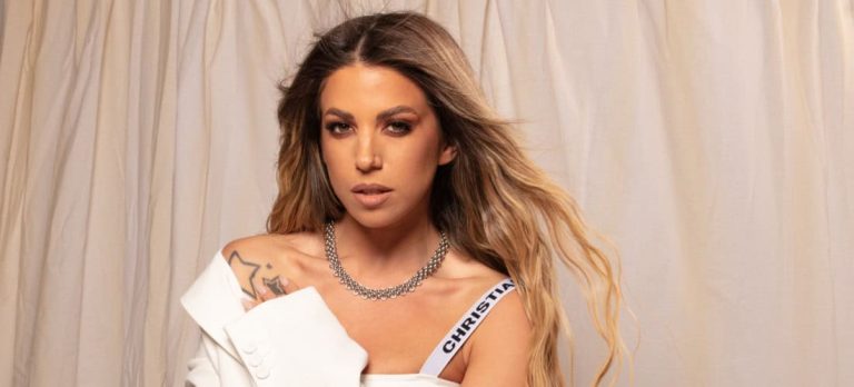 ΧΡΙΣΤΙΝΑ ΜΗΛΙΟΥ – «ΜΗ Μ’ ΑΓΑΠΑΣ ΕΜΕΝΑ»