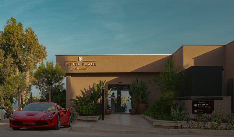 Petite Plage by Property Gallery: Ένα έτος λειτουργίας, ένα έτος μοναδικών γεύσεων στο πιο μαγευτικό παραθαλάσσιο τοπίο!