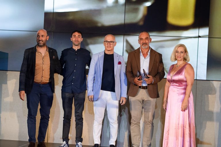 Διπλή βράβευση για τα εστιατόρια Robuchon στα ESTIA AWARDS 2024 Χρυσό βραβείο στην κατηγορία Fine Dining για το L’Atelier και Ασημένιο στην κατηγορία Casual Dining για το Le Deli