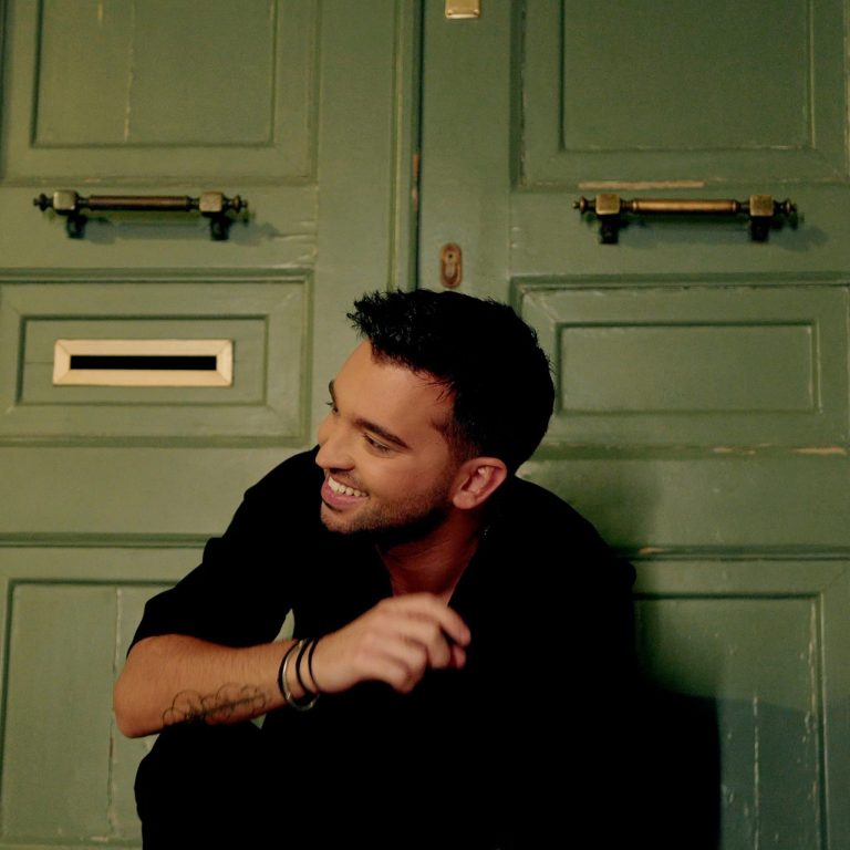 Ο Μάριος Πασιαλής δηλώνει… «Αγύριστο Κεφάλι» μέσα από το νέο του single και music  video που κυκλοφορεί από την Panik Platinum.