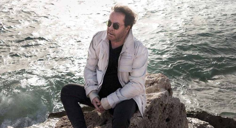 Γιάννης Πάριος-«Δεν Μ’Αγαπάω»