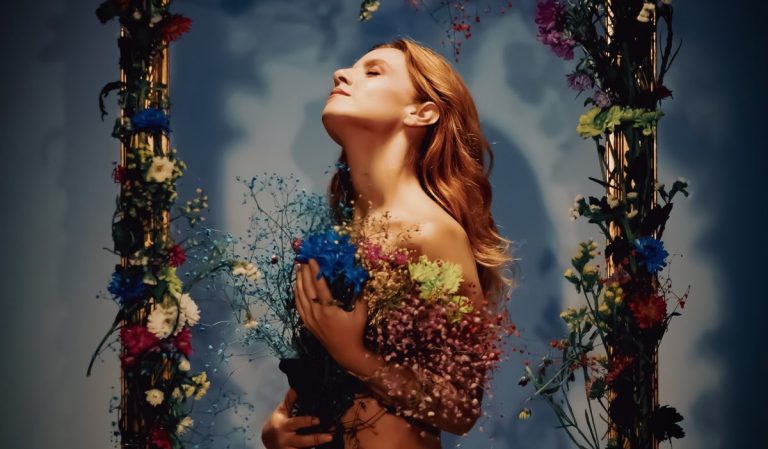 Νέο album: “Χρώματα” από την Lou is