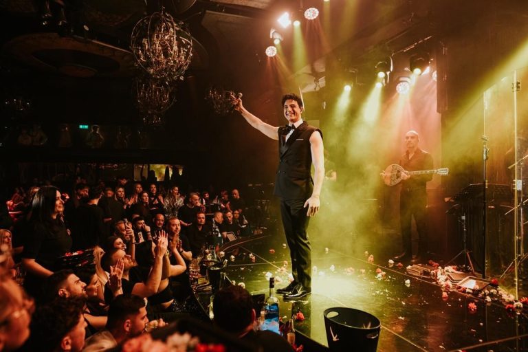 Δήμος Αναστασιάδης: «μαγικές» Κυριακές στο «Ιφιγένεια Live Basement