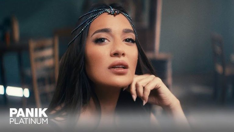 Ρία Ελληνίδου-«Κάτι  Ξέρεις»