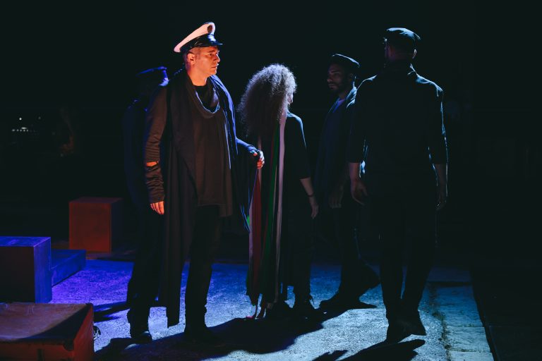 Χορικά Ύδατα σε κείμενο-σκηνοθεσία της Λίνας Νικολακοπούλου