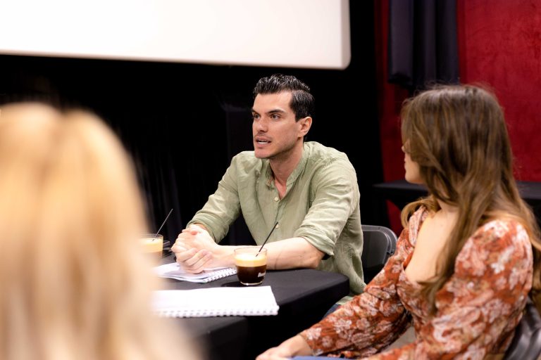 «ΓΙΑΤΙ ΡΕ ΠΑΤΕΡΑ;»_Η ΠΡΩΤΗ ΑΝΑΓΝΩΣΗ ΣΕΝΑΡΙΟΥ ΤΗΣ ΝΕΑΣ ΚΩΜΙΚΗΣ ΣΕΙΡΑΣ ΤΟΥ ΑΝΤ1